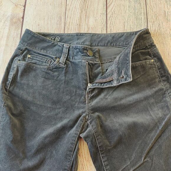 Ann Taylor Curvy Fit gray velvet straight leg jeans 0P - Picture 3 of 9